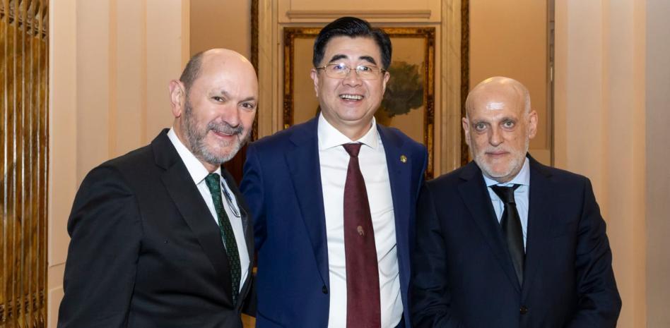 华体会体育登录入口-特瓦斯：中国队有望未来跻身世界前十，但需要中超更具竞争力